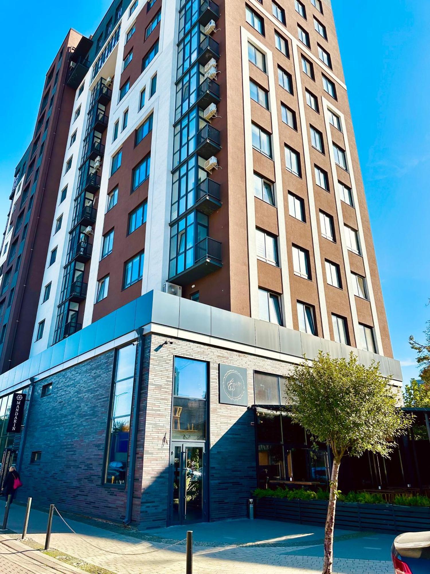 Comfortable Apartments With A Coffee Machine In The City Centre, Zlata Plaza Rivne Eksteriør bilde