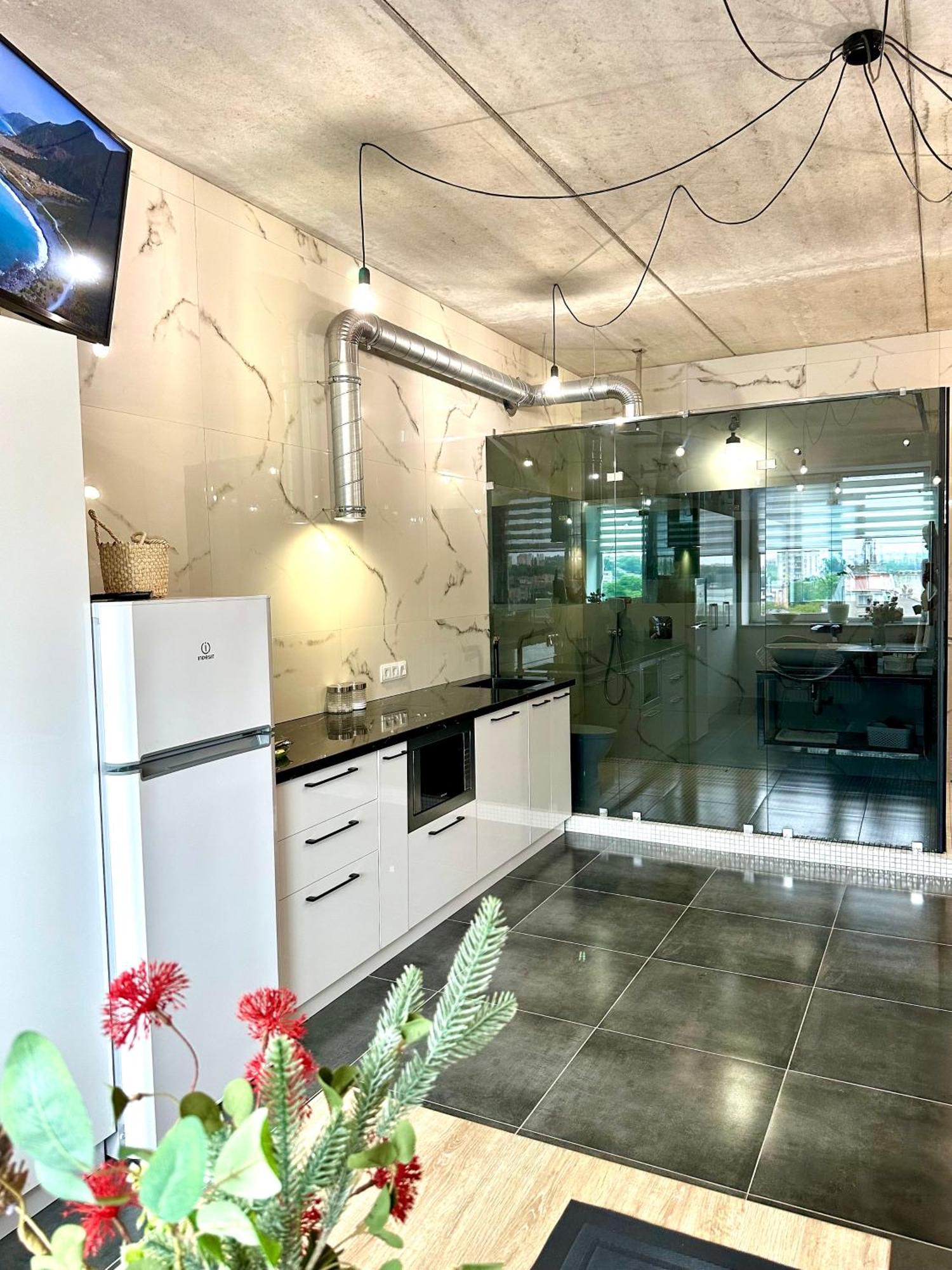 Comfortable Apartments With A Coffee Machine In The City Centre, Zlata Plaza Rivne Eksteriør bilde